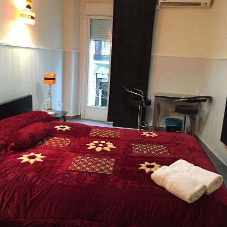 Hostal Oxum Madryt Zewnętrze zdjęcie