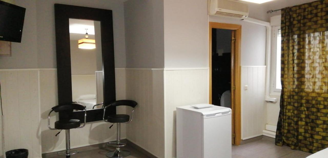 Hostal Oxum Madryt Zewnętrze zdjęcie