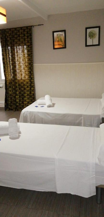 Hostal Oxum Madryt Zewnętrze zdjęcie