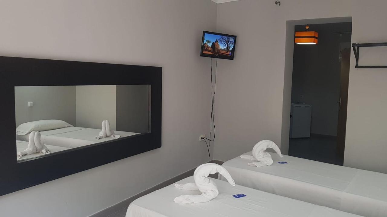 Hostal Oxum Madryt Zewnętrze zdjęcie