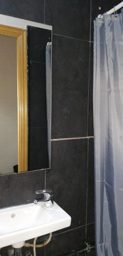 Hostal Oxum Madryt Zewnętrze zdjęcie