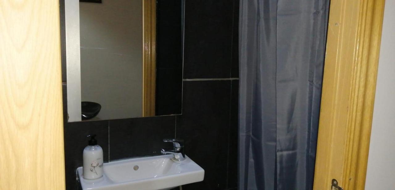 Hostal Oxum Madryt Zewnętrze zdjęcie