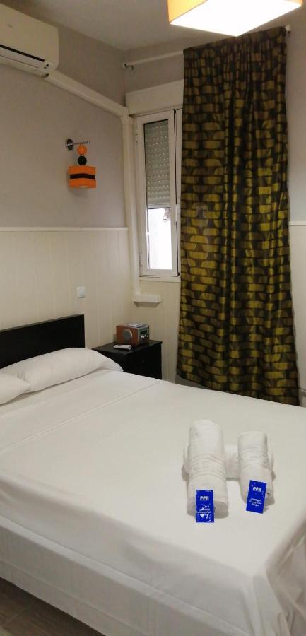 Hostal Oxum Madryt Zewnętrze zdjęcie