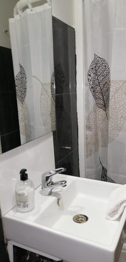 Hostal Oxum Madryt Zewnętrze zdjęcie