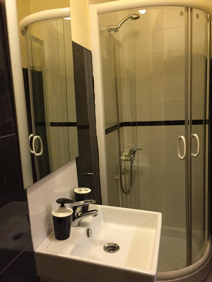 Hostal Oxum Madryt Zewnętrze zdjęcie