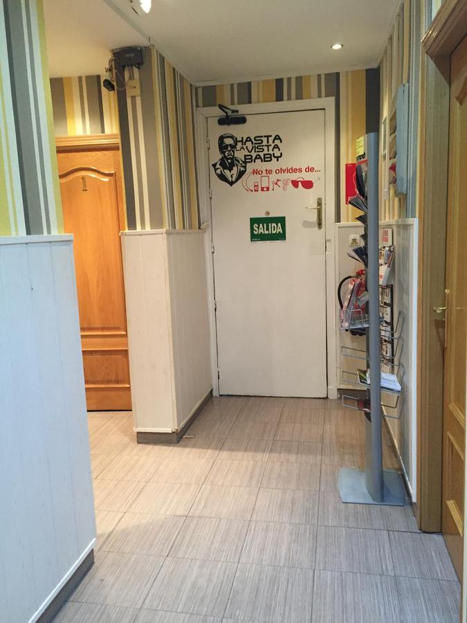 Hostal Oxum Madryt Zewnętrze zdjęcie