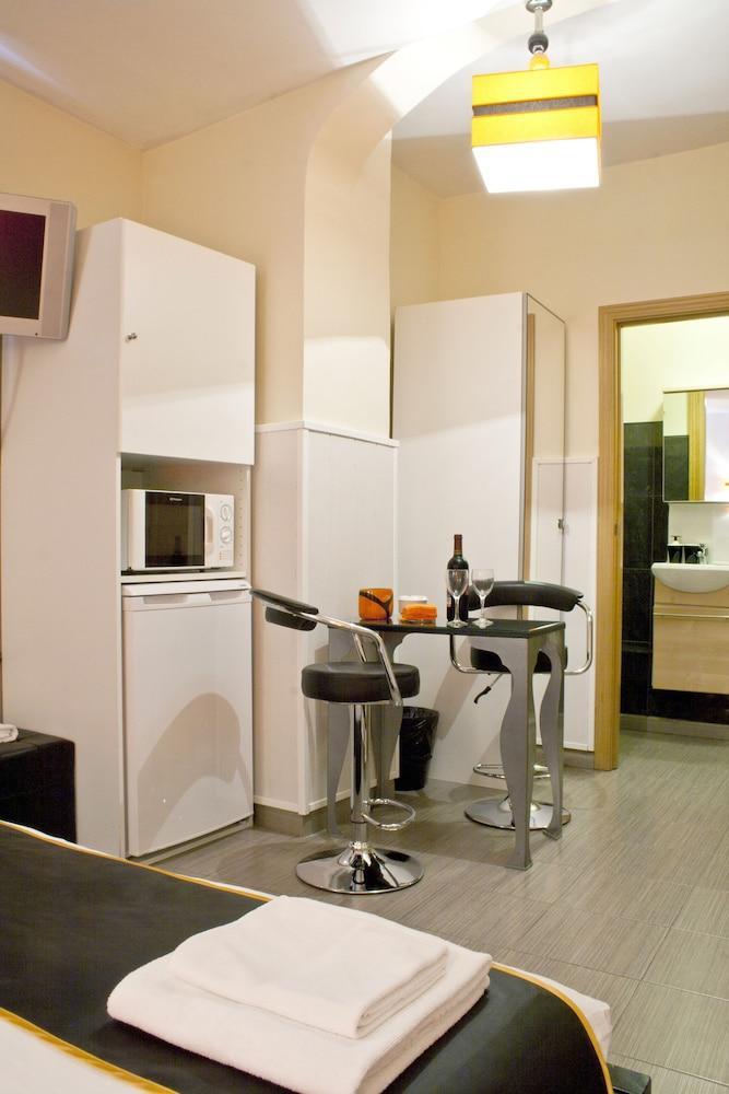 Hostal Oxum Madryt Zewnętrze zdjęcie