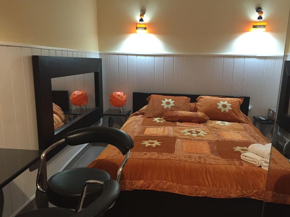 Hostal Oxum Madryt Zewnętrze zdjęcie