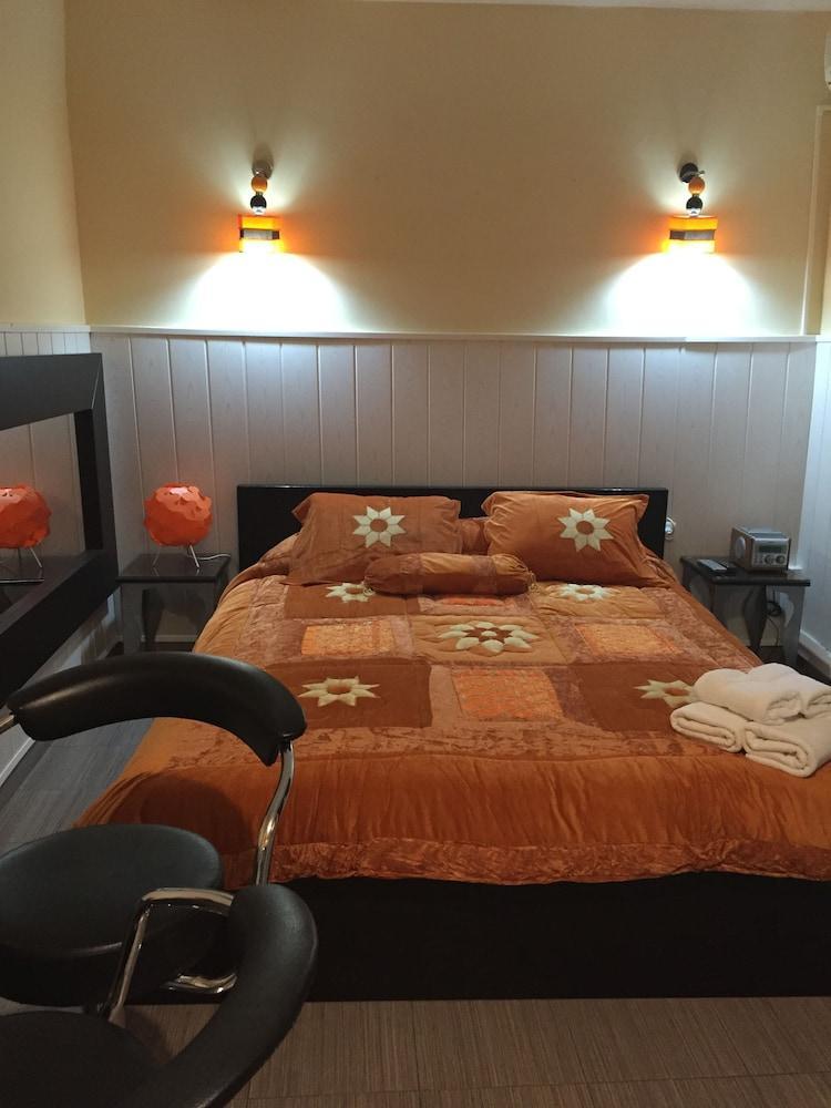 Hostal Oxum Madryt Zewnętrze zdjęcie