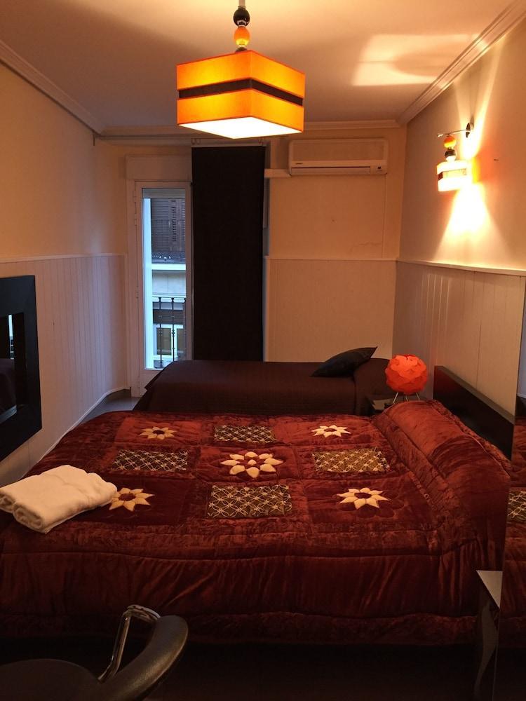 Hostal Oxum Madryt Zewnętrze zdjęcie