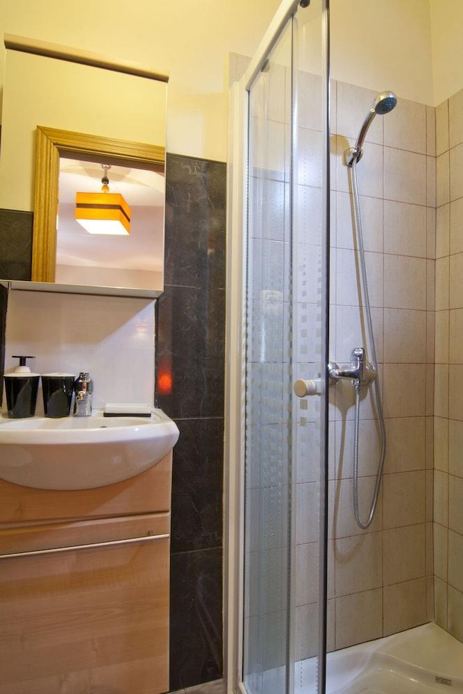 Hostal Oxum Madryt Zewnętrze zdjęcie